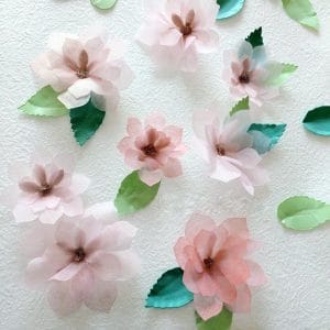 Haning Pretty paper flowers