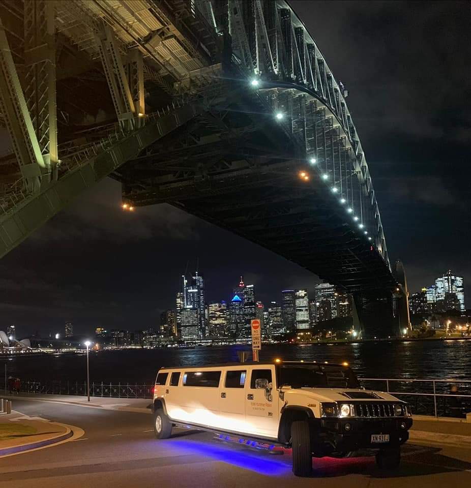 Xcite Hummer Rides Harbour Bridge