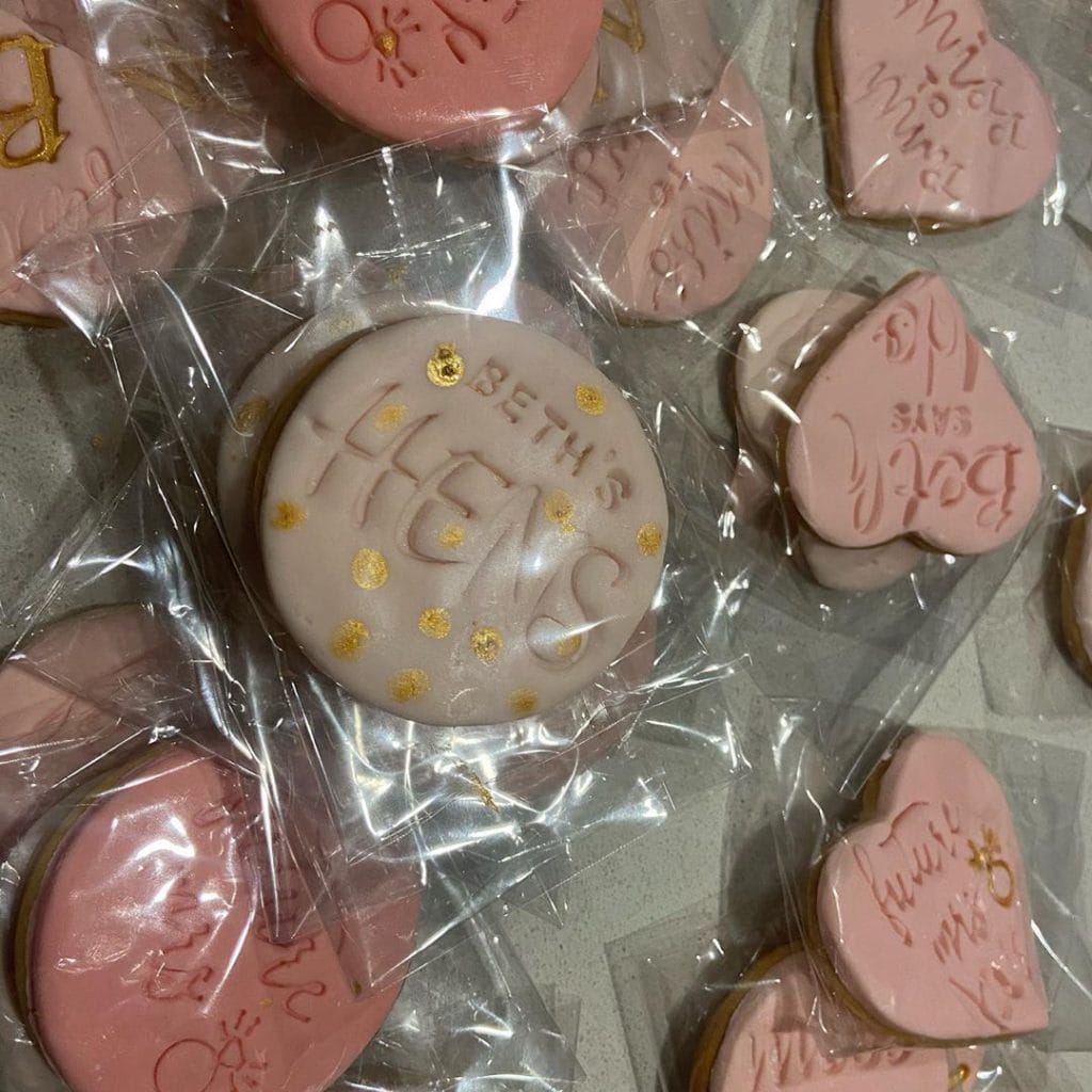 https://projectparty.com.au/wp-content/uploads/2020/09/customised-by-cate-hens-cookies-1024x1024.jpg