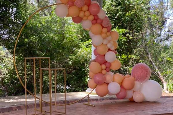 G&M Events balloon display