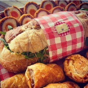 Honeysuckles English Picnic Parlour filled roll