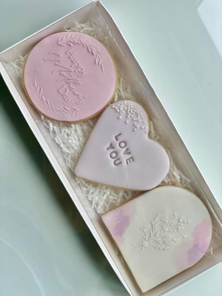 https://projectparty.com.au/wp-content/uploads/2021/08/gorg-cake-designs-biscuits.jpg