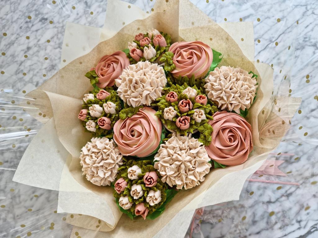 https://projectparty.com.au/wp-content/uploads/2022/04/bouqcakes-floral-cupcakes.jpg