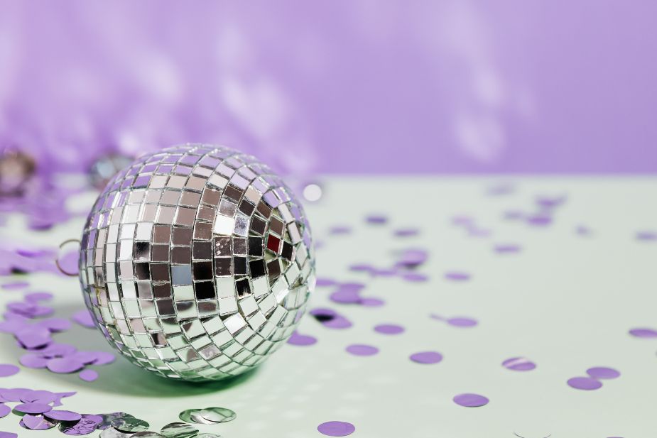The Most Essential 80s Party Props You Need for Your 80s-Themed Party