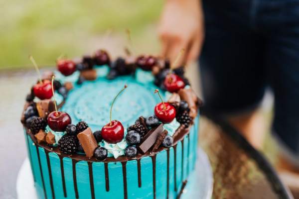 A Comprehensive Guide to Birthday Cakes for Adults