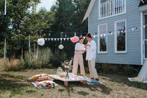 Outdoor Party Planning Checklist: 13 Must-Have Items for Fun in the Sun