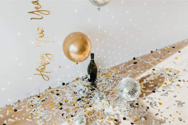 17 Dazzling New Year's Eve Party Ideas to Kickstart the Year in Style
