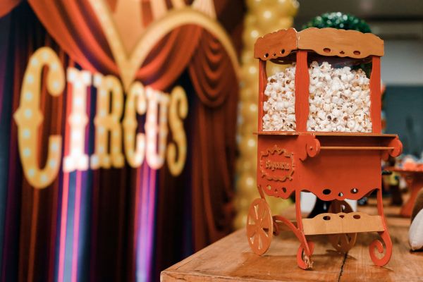 A popcorn machine as catering equipment for a Circus-themed party