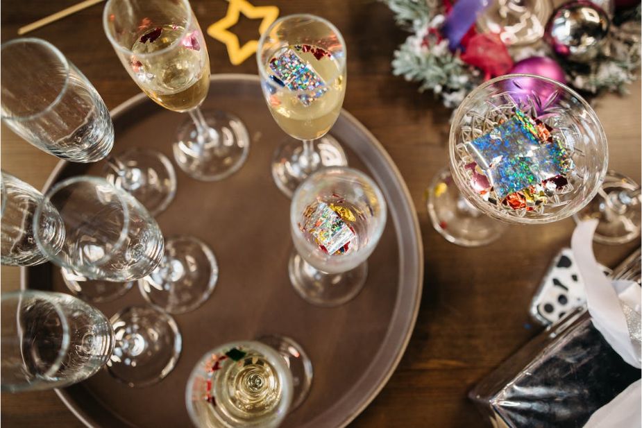 12 Essential Tips for Hosting a Successful and Unforgettable End-of-Year Office Party